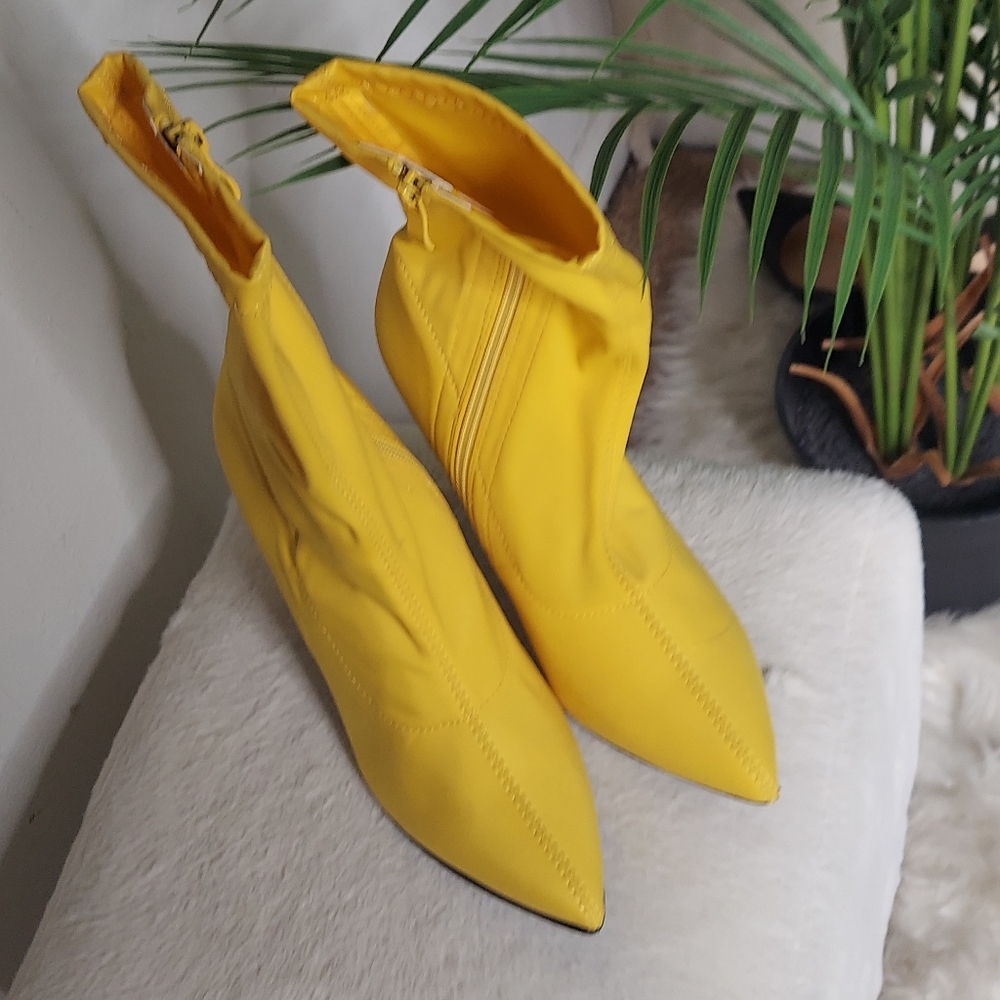 Yellow scuba calf boots